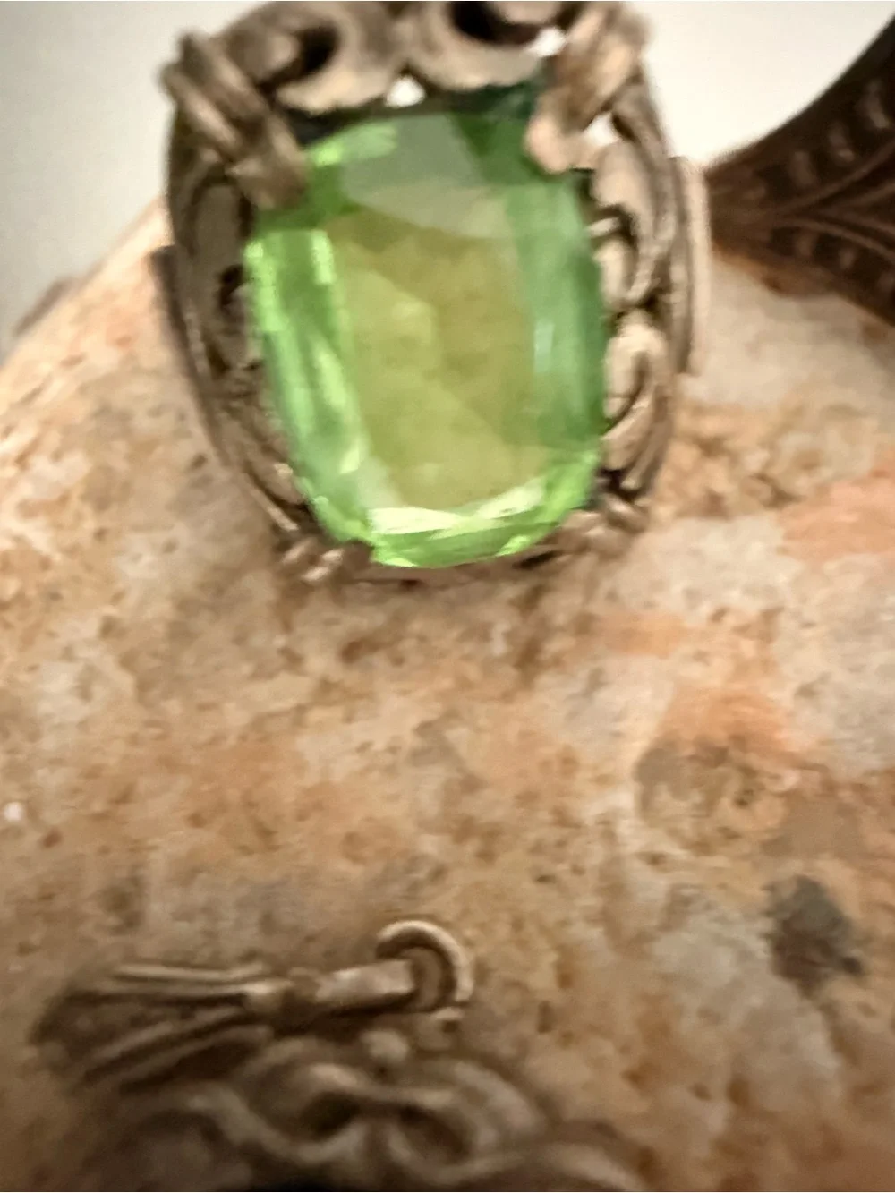 Vintage-Style Silver Ring, pendants with Amber, Blue and Green Faceted Stones